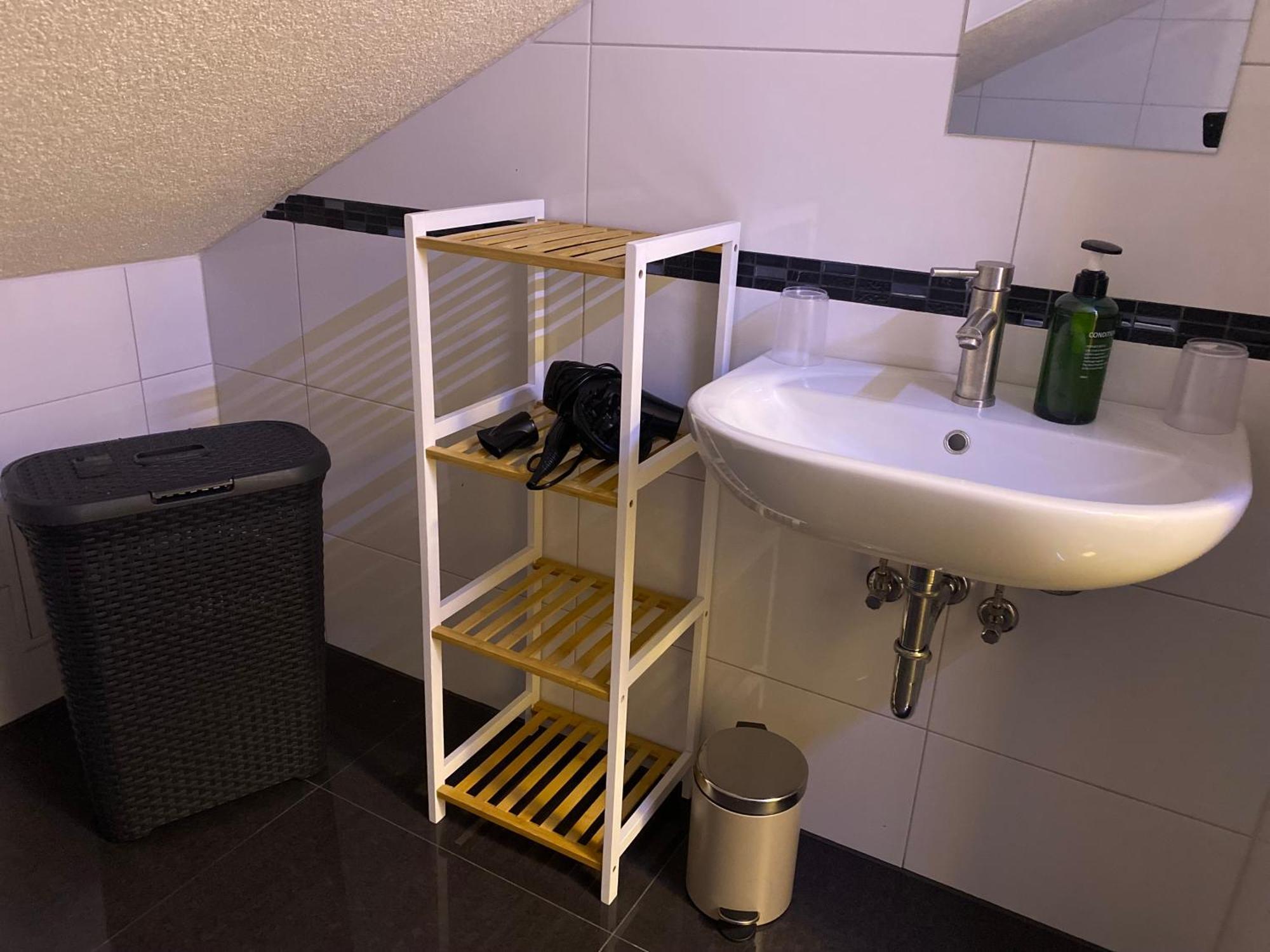 Deluxe Business Suite Mit Netflix Premium & Parkplatz, Zentral Zu Audi & Schwarz Gruppe With 2 Bedrooms Bad Friedrichshall Eksteriør bilde